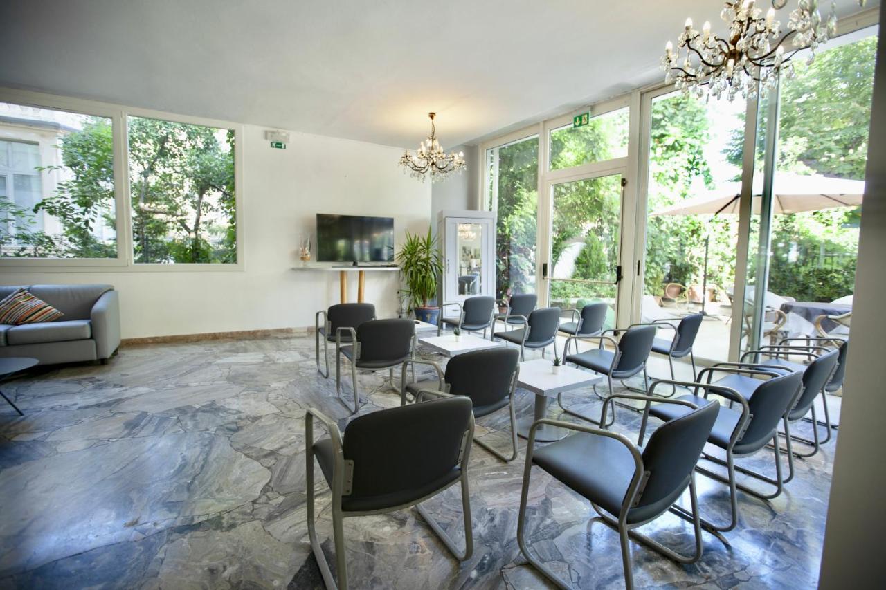 Hotel Maestri Риччоне Экстерьер фото