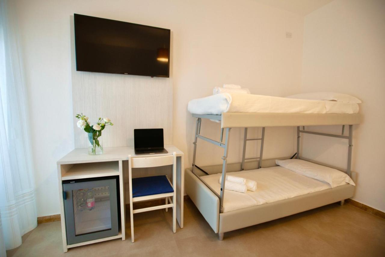 Hotel Maestri Риччоне Экстерьер фото