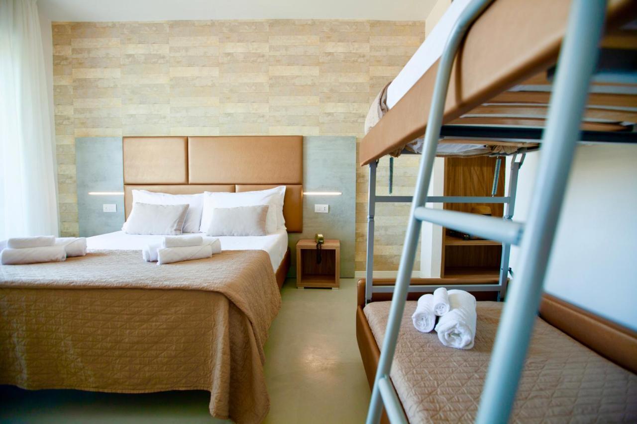 Hotel Maestri Риччоне Экстерьер фото