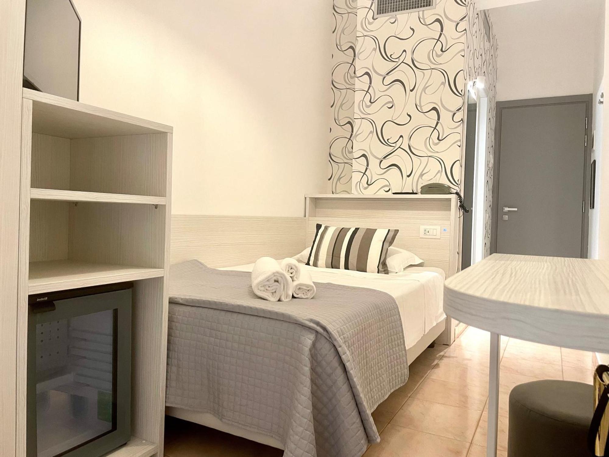 Hotel Maestri Риччоне Экстерьер фото